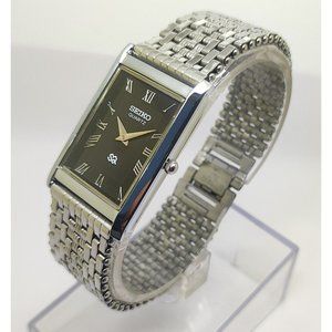 Vintage Style Seiko Quartz Mens Silver Watch & Black accents W/ Metal Strap